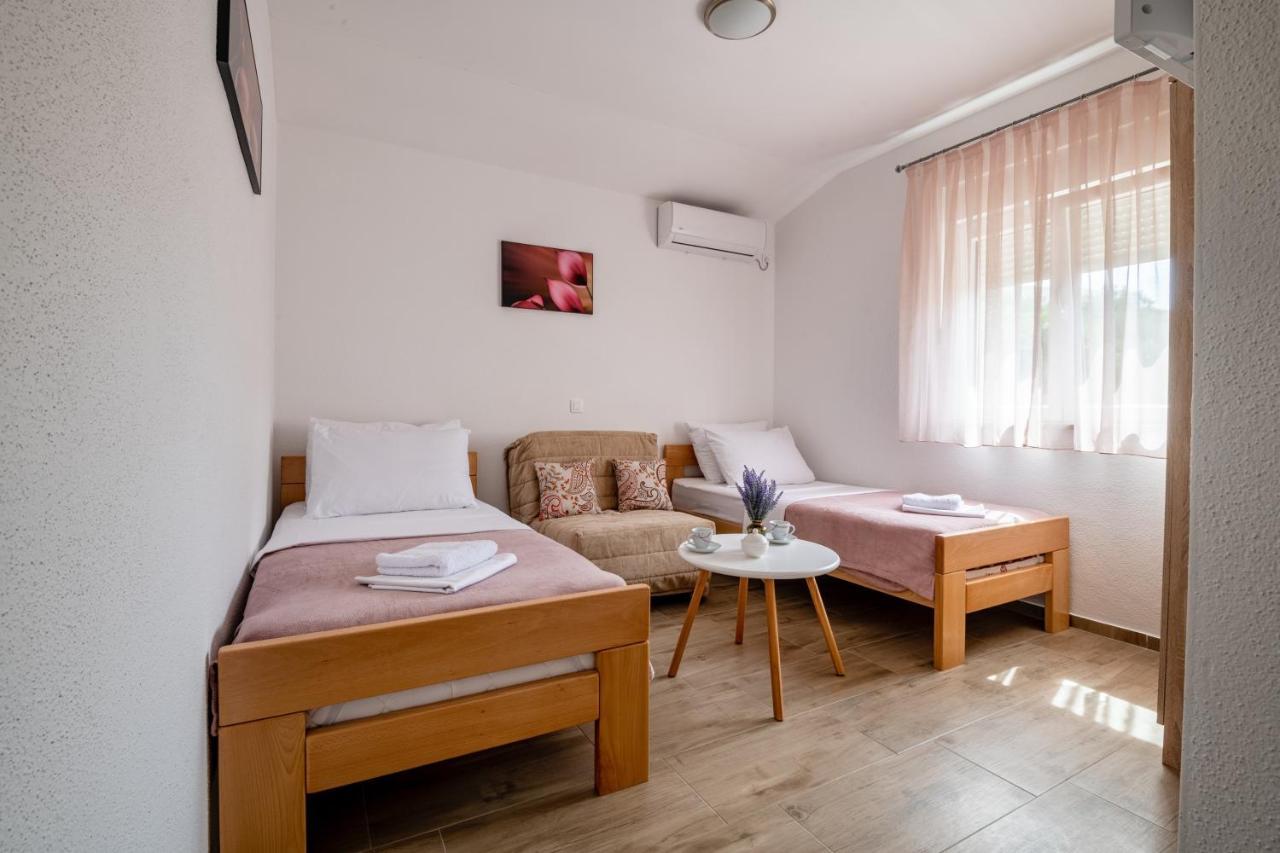 Apartments Glorija Неум Екстер'єр фото