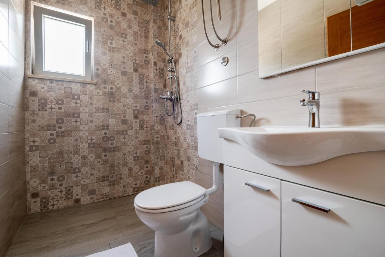 Apartments Glorija Неум Екстер'єр фото