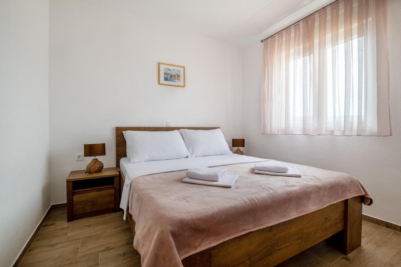 Apartments Glorija Неум Екстер'єр фото