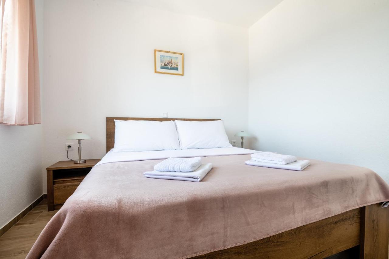 Apartments Glorija Неум Екстер'єр фото
