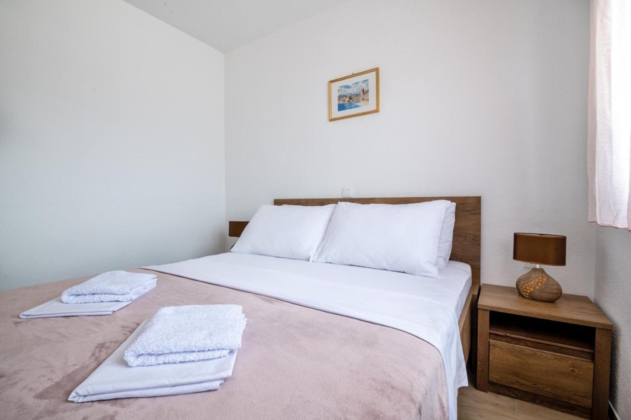Apartments Glorija Неум Екстер'єр фото